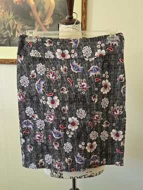 Margaret M Black Floral Pencil Skirt